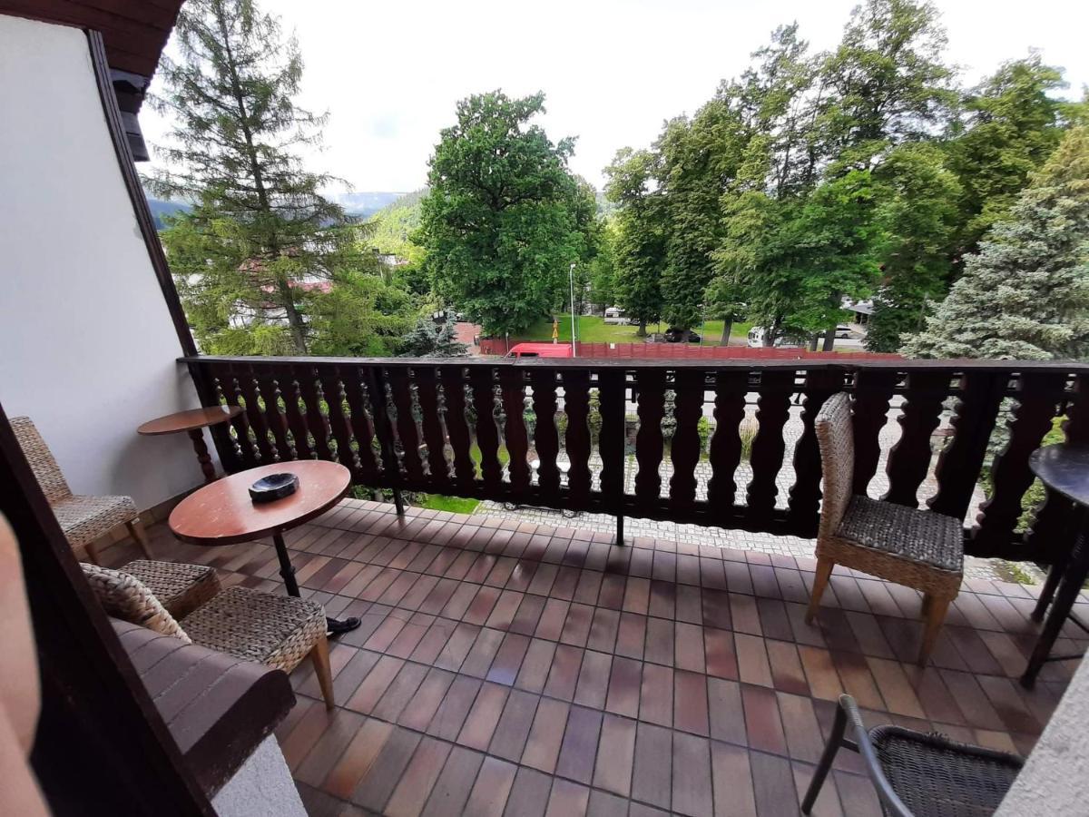 Uslugi Hotelarskie Готель 2*