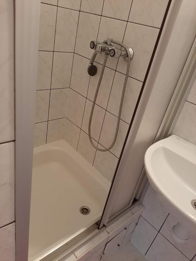 Uslugi Hotelarskie Hotel 2*