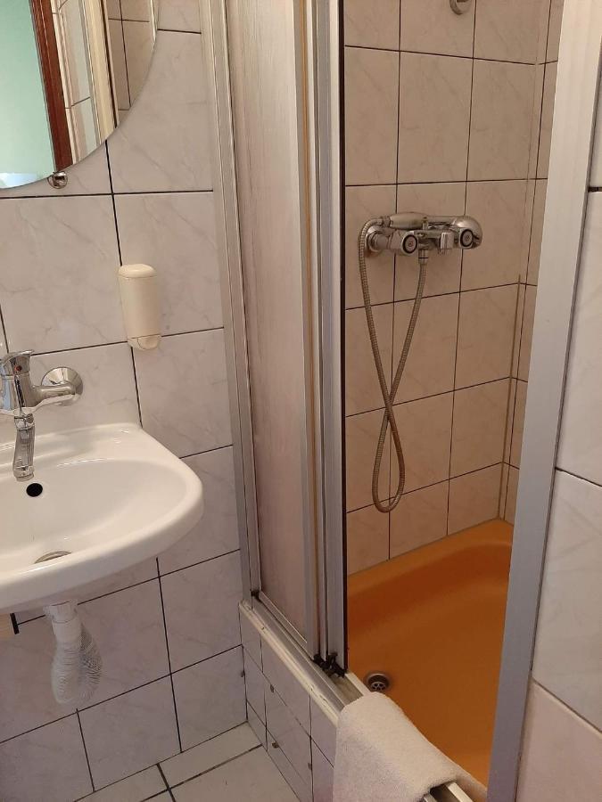 Uslugi Hotelarskie Hotel 2*