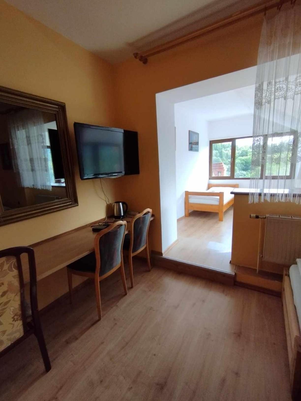 Uslugi Hotelarskie 2*