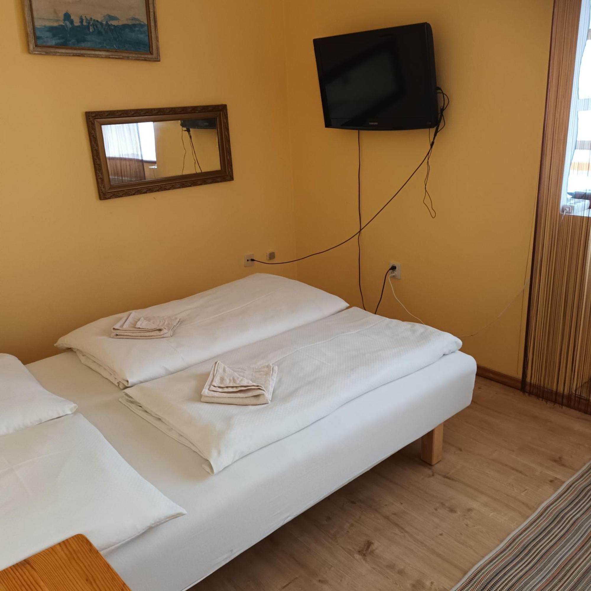 Uslugi Hotelarskie Hotel 2*