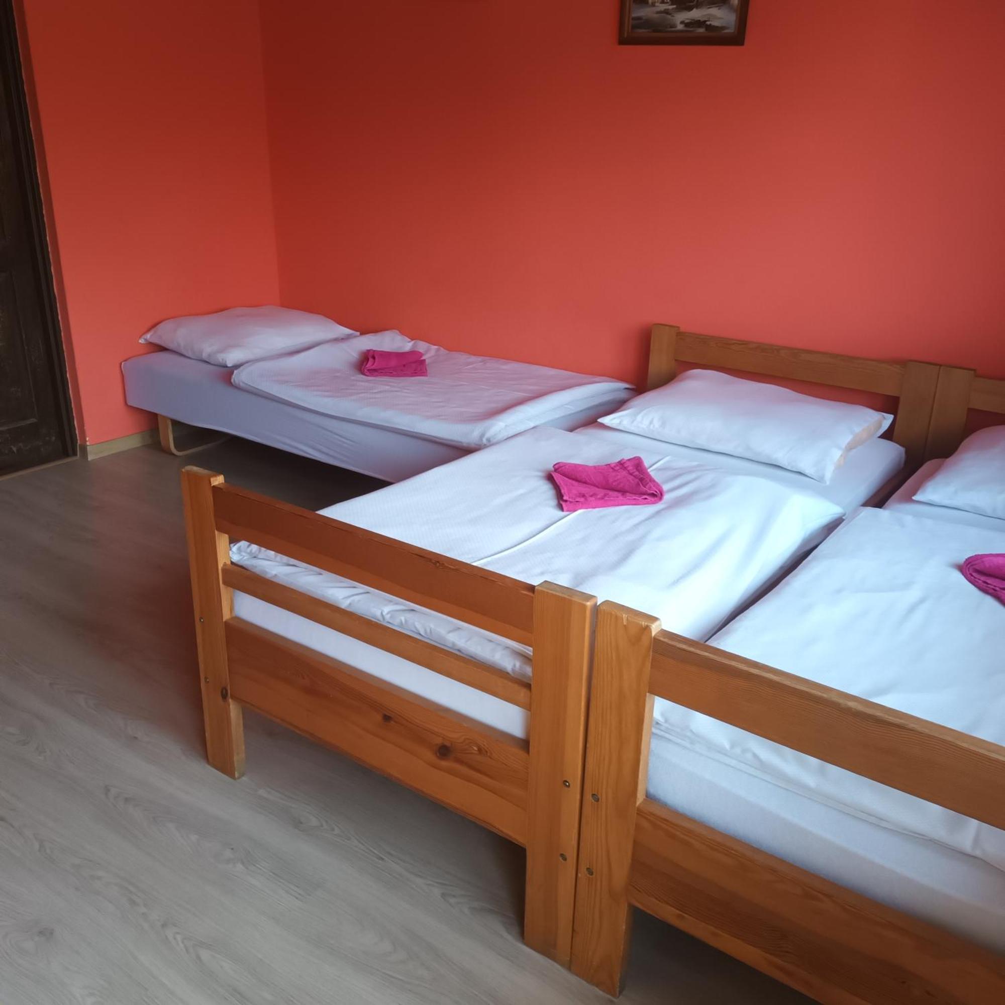 Uslugi Hotelarskie Hotel 2*